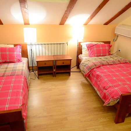 Accommodation Adriatic Inn Skopje Exteriör bild