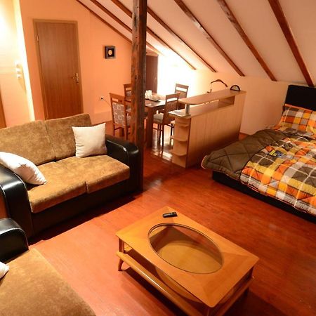Accommodation Adriatic Inn Skopje Exteriör bild