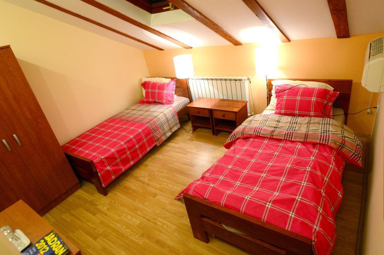 Accommodation Adriatic Inn Skopje Exteriör bild