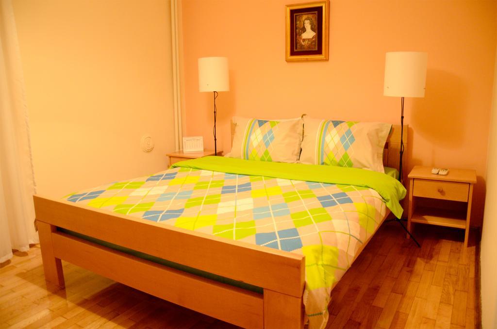 Accommodation Adriatic Inn Skopje Exteriör bild
